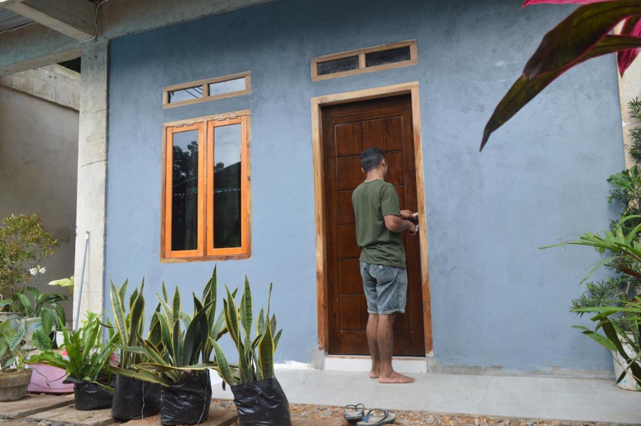 Labuan Bajo Mahoni Guesthouse Eksteriør bilde