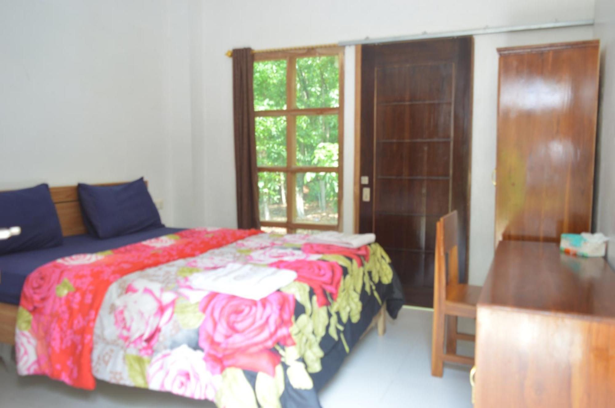Labuan Bajo Mahoni Guesthouse Eksteriør bilde