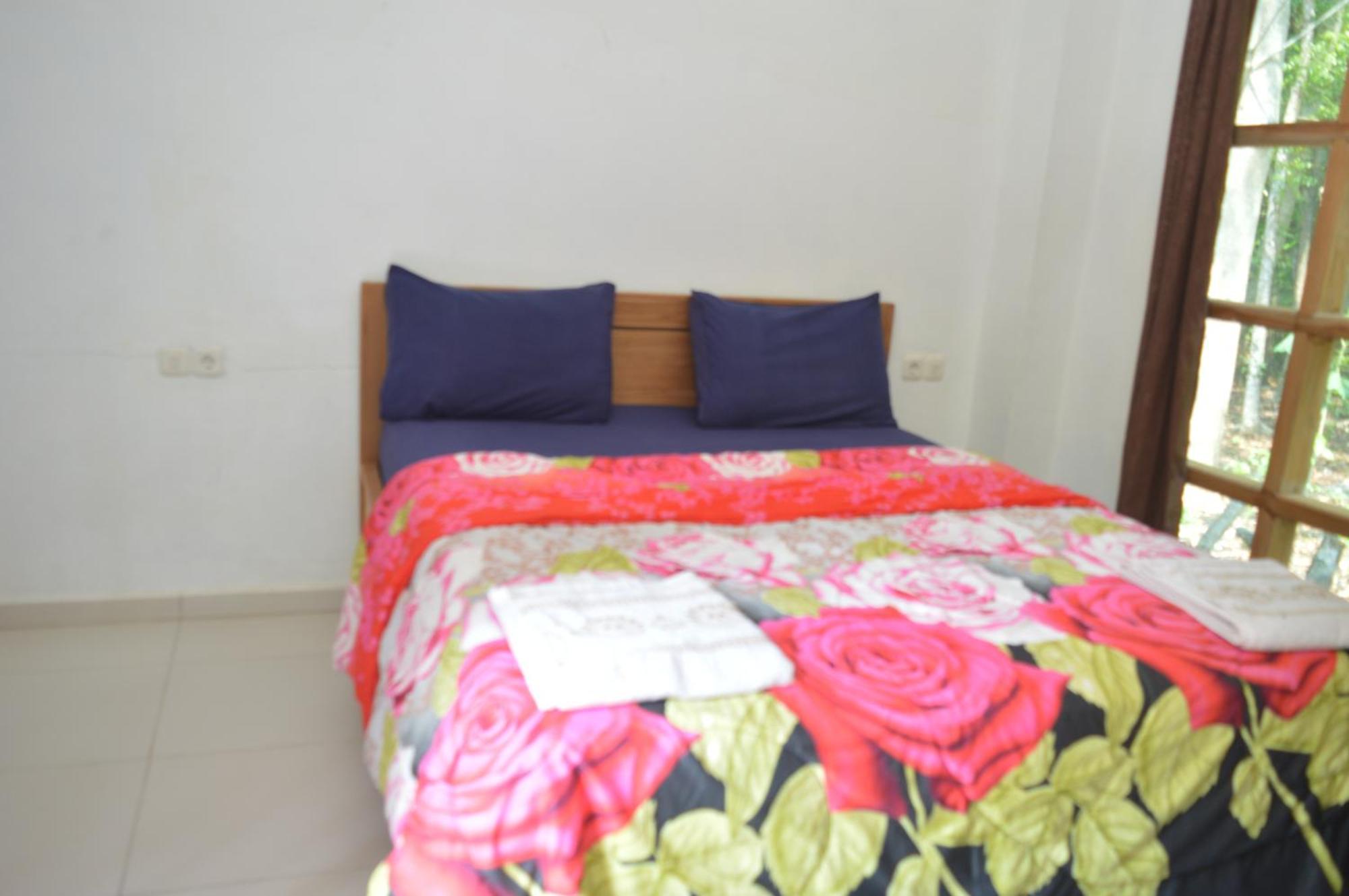 Labuan Bajo Mahoni Guesthouse Eksteriør bilde